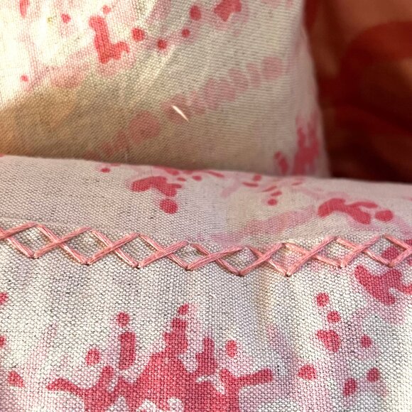 John Robshaw HTF Pink Cream Coral Throw Pillows Set Of 2 w/Down Inserts Scarce - Picture 7 of 10